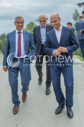  13.08.2014 RZESZOW<br />MINISTER SPORTU ANDRZEJ BIERNAT PODCZAS WIZYTY W SKATEPARKU W RZESZOWIE<br />N/Z ANDRZEJ BIERNAT (L) ANDRZEJ DEC (C) BARTOSZ GORSKI (P)<br /> 