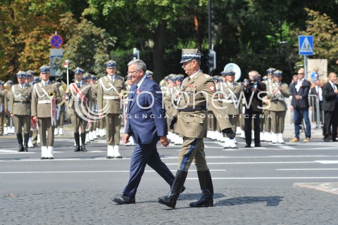  15.08.2014 WARSZAWA<br />OBCHODY SWIETA WOJSKA POLSKIEGO W WARSZAWIE<br />UROCZYSTOSCI PANSTWOWE<br />N/Z PREZYDENT RP BRONISLAW KOMOROWSKI<br /> 