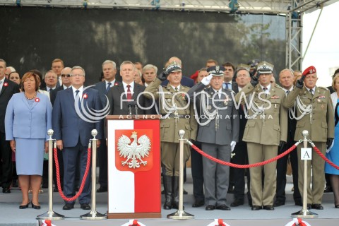  15.08.2014 WARSZAWA<br />OBCHODY SWIETA WOJSKA POLSKIEGO W WARSZAWIE<br />UROCZYSTOSCI PANSTWOWE<br />N/Z PREZYDENT RP BRONISLAW KOMOROWSKI ANNA KOMOROWSKA<br /> 