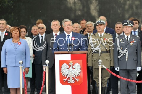  15.08.2014 WARSZAWA<br />OBCHODY SWIETA WOJSKA POLSKIEGO W WARSZAWIE<br />UROCZYSTOSCI PANSTWOWE<br />N/Z PREZYDENT RP BRONISLAW KOMOROWSKI ANNA KOMOROWSKA<br /> 