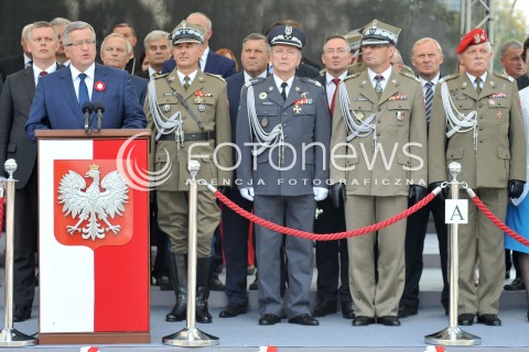  15.08.2014 WARSZAWA<br />OBCHODY SWIETA WOJSKA POLSKIEGO W WARSZAWIE<br />UROCZYSTOSCI PANSTWOWE<br />N/Z PREZYDENT RP BRONISLAW KOMOROWSKI<br /> 