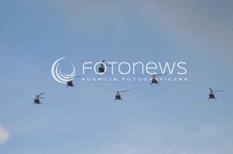  15.08.2014 WARSZAWA<br />OBCHODY SWIETA WOJSKA POLSKIEGO W WARSZAWIE<br />UROCZYSTOSCI PANSTWOWE<br />N/Z SMIGLOWIEC PZL SW-4 PUSZCZYK<br /> 