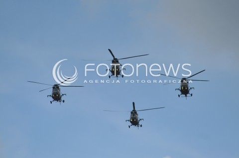  15.08.2014 WARSZAWA<br />OBCHODY SWIETA WOJSKA POLSKIEGO W WARSZAWIE<br />UROCZYSTOSCI PANSTWOWE<br />N/Z SMIGLOWIEC PZL W-3 SOKOL<br /> 