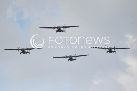  15.08.2014 WARSZAWA<br />OBCHODY SWIETA WOJSKA POLSKIEGO W WARSZAWIE<br />UROCZYSTOSCI PANSTWOWE<br />N/Z SAMOLOT PZL M28 BRYZA<br /> 