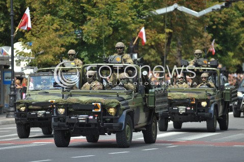  15.08.2014 WARSZAWA<br />OBCHODY SWIETA WOJSKA POLSKIEGO W WARSZAWIE<br />UROCZYSTOSCI PANSTWOWE<br />N/Z POJAZD WOJSKOWY<br /> 
