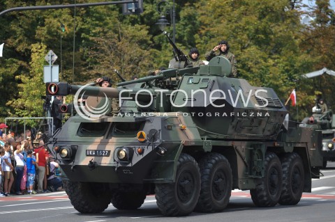  15.08.2014 WARSZAWA<br />OBCHODY SWIETA WOJSKA POLSKIEGO W WARSZAWIE<br />UROCZYSTOSCI PANSTWOWE<br />N/Z POJAZD WOJSKOWY<br /> 