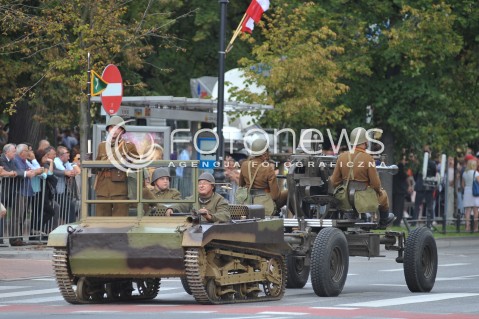  15.08.2014 WARSZAWA<br />OBCHODY SWIETA WOJSKA POLSKIEGO W WARSZAWIE<br />UROCZYSTOSCI PANSTWOWE<br />N/Z POJAZD WOJSKOWY<br /> 