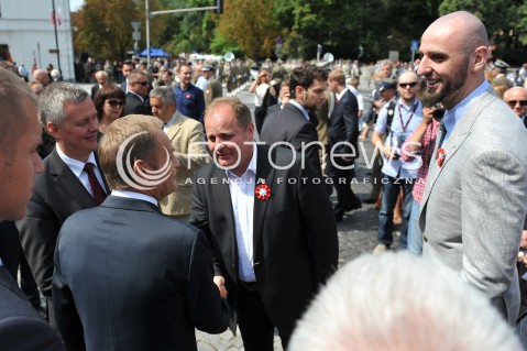  15.08.2014 WARSZAWA<br />OBCHODY SWIETA WOJSKA POLSKIEGO W WARSZAWIE<br />UROCZYSTOSCI PANSTWOWE<br />N/Z PREMIER DONALD TUSK MARCIN GORTAT<br /> 