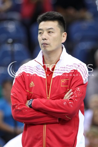  16.08.2014 KRAKOW ARENA<br />XII MEMORIAL HUBERTA JERZEGO WAGNERA<br />MECZ CHINY - ROSJA<br />N/Z GUOCHEN XIE - TRENER ( HEAD COACH ) SYLWETKA <br /> 