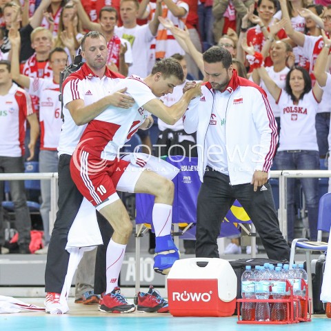  16.08.2014 KRAKOW ARENA<br />XII MEMORIAL HUBERTA JERZEGO WAGNERA<br />MECZ POLSKA - BULGARIA<br />N/Z MARIUSZ WLAZLY BOL URAZ KONTUZJA NOGA EMOCJE<br /> 
