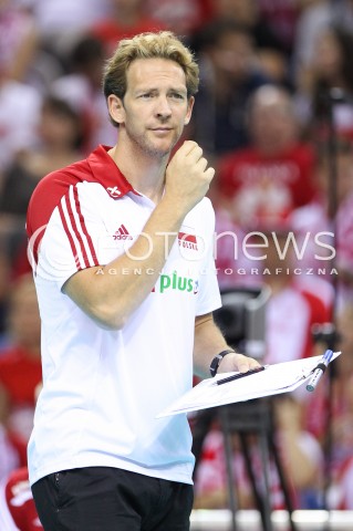  17.08.2014 KRAKOW ARENA<br />XII MEMORIAL HUBERTA JERZEGO WAGNERA<br />MECZ POLSKA - CHINY<br />N/Z STEPHANE ANTIGA - TRENER ( HEAD COACH ) SYLWETKA <br /> 