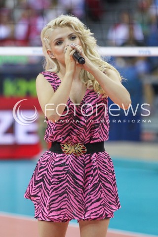  18.08.2014 KRAKOW ARENA<br />XII MEMORIAL HUBERTA JERZEGO WAGNERA<br />MECZ POLSKA - ROSJA ( MATCH POLAND - RUSSIA ) <br />N/Z MARGARET NA TRYBUNACH MALGORZATA JAMROZY SPIEWA NA BOISKU <br /> 