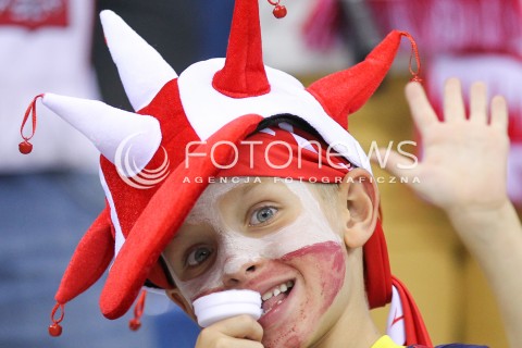  18.08.2014 KRAKOW ARENA<br />XII MEMORIAL HUBERTA JERZEGO WAGNERA<br />MECZ POLSKA - ROSJA ( MATCH POLAND - RUSSIA ) <br />N/Z KIBIC DOPING POMALOWANA TWARZ EMOCJE RADOSC BIALO CZERWONE BARWY<br /> 