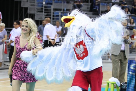  18.08.2014 KRAKOW ARENA<br />XII MEMORIAL HUBERTA JERZEGO WAGNERA<br />MECZ POLSKA - ROSJA ( MATCH POLAND - RUSSIA ) <br />N/Z MARGARET ( MALGORZATA JAMROZY ) - PIOSENKARKA - MASKOTKA REPREZENTACJI POLSKI OPRAWA<br /> 