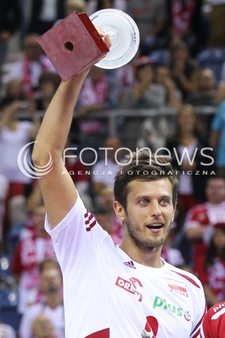 18.08.2014 KRAKOW ARENA<br />XII MEMORIAL HUBERTA JERZEGO WAGNERA<br />MECZ POLSKA - ROSJA ( MATCH POLAND - RUSSIA ) <br />N/Z MICHAL WINIARSKI PUCHAR RADOSC SYLWETKA NAGRODA - II MIEJSCE<br /> 