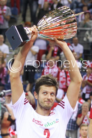  18.08.2014 KRAKOW ARENA<br />XII MEMORIAL HUBERTA JERZEGO WAGNERA<br />MECZ POLSKA - ROSJA ( MATCH POLAND - RUSSIA ) <br />N/Z MICHAL WINIARSKI PUCHAR RADOSC SYLWETKA NAGRODA - II MIEJSCE<br /> 