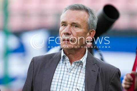  22.08.2014 LODZ PILKA NOZNA POLSKA PIERWSZA LIGA SEZON 2014/2015 FOOTBALL POLISH  WIDZEW LODZ - GKS TYCHY N/Z TRENER WLODZIMIERZ TYLAK SYLWETKA  