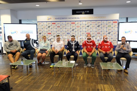 Konferencja przed Memoriałem Kamili Skolimowskiej w Warszawie