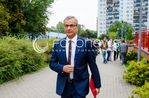  01.09.2014 WARSZAWA<br />
UROCZYSTE ROZPOCZECIE ROKU SZKOLNEGO Z UDZIALEM MINISTRA SPORTU I TURYSTYKI ANDRZEJEM BIERNATEM <br />
N/Z MINISTER SPORTU I TURYSTYKI ANDRZEJ BIERNAT <br />
 