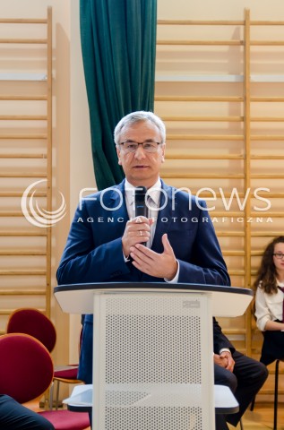  01.09.2014 WARSZAWA<br />
UROCZYSTE ROZPOCZECIE ROKU SZKOLNEGO Z UDZIALEM MINISTRA SPORTU I TURYSTYKI ANDRZEJEM BIERNATEM <br />
N/Z MINISTER SPORTU I TURYSTYKI ANDRZEJ BIERNAT <br />
 