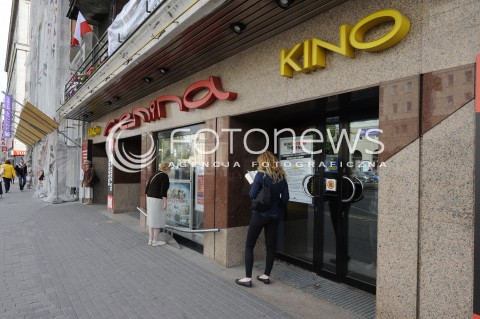  10.09.2014 WARSZAWA<br />
KINO FEMINA JUZ ZA KILKA DNI MA ZOSTAC ZAMKNIETE A W JEGOMIEJSCE W CENTRUM WARSZAWY POWSTANIE SKLEP BIEDRONKA<br />
N/Z WEJSCIE DO KINA<br />
 