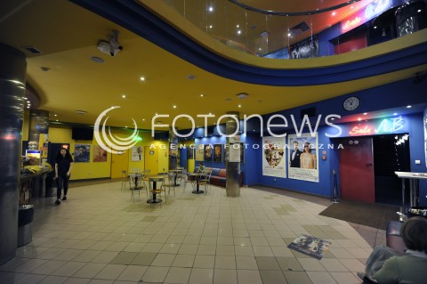  10.09.2014 WARSZAWA<br />
KINO FEMINA JUZ ZA KILKA DNI MA ZOSTAC ZAMKNIETE A W JEGOMIEJSCE W CENTRUM WARSZAWY POWSTANIE SKLEP BIEDRONKA<br />
N/Z HALL POCZEKALNIA<br />
 