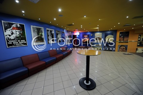  10.09.2014 WARSZAWA<br />
KINO FEMINA JUZ ZA KILKA DNI MA ZOSTAC ZAMKNIETE A W JEGOMIEJSCE W CENTRUM WARSZAWY POWSTANIE SKLEP BIEDRONKA<br />
N/Z HALL POCZEKALNIA<br />
 