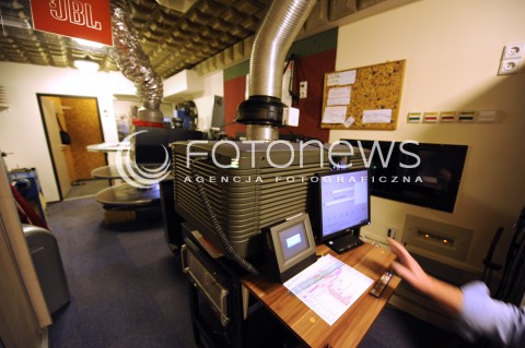  10.09.2014 WARSZAWA<br />
KINO FEMINA JUZ ZA KILKA DNI MA ZOSTAC ZAMKNIETE A W JEGOMIEJSCE W CENTRUM WARSZAWY POWSTANIE SKLEP BIEDRONKA<br />
N/Z KABINA PROJEKCYJNA ZAPLECZE<br />
 