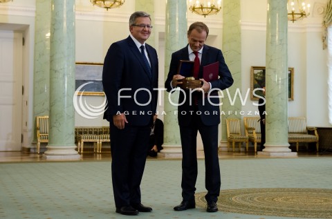  11.09.2014 WARSZAWA PREMIER DONALD TUSK SKLADA DYMISJE RZADU NA RECE PREZYDENTA RP BRONISLAWA KOMOROWSKIEGO N/Z PREZYDENT RP BRONISLAW KOMOROWSKI PREMIER RP DONALD TUSK  