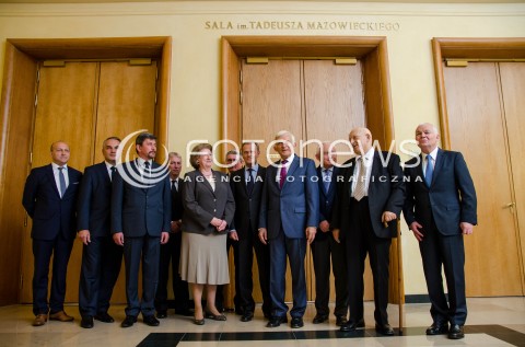  12.09.2014 WARSZAWA SPOTKANIE PREMIEROW Z OKAZJI 25 LECIA POWOLANIA RZADU TADEUSZA MAZOWIECKIEGO N/Z KAZIMIERZ MARCINKIEWICZ WALDEMAR PAWLAK JAN KRZYSZTOF BIELECKI HANNA SUCHOCKA DONALD TUSK JERZY BUZEK LESZEK MILLER JOZEF OLEKSY    