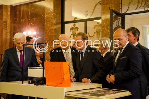  12.09.2014 WARSZAWA SPOTKANIE PREMIEROW Z OKAZJI 25 LECIA POWOLANIA RZADU TADEUSZA MAZOWIECKIEGO N/Z KAZIMIERZ MARCINKIEWICZ DONALD TUSK JOZEF OLEKSY JERZY BUZEK   