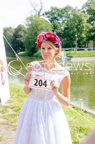  14.09.2014 WARSZAWA PIERWSZY CHARYTATYWNY BIEG W SUKNIACH SLUBNYCH  N/Z MARTA WIERZBICKA  