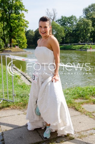  14.09.2014 WARSZAWA PIERWSZY CHARYTATYWNY BIEG W SUKNIACH SLUBNYCH  N/Z KATARZYNA KEPKA  