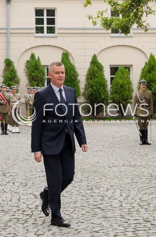  19.09.2014 WARSZAWA SPOTKANIE MINISTRA OBRONY NARODOWEJ POLSKI TOMASZA SIEMONIAKA Z MINISTREM OBRONY UKRAINY GENERALEM VALERIYEM HELETEYEM N/Z MINISTER OBRONY NARODOWEJ RP TOMASZ SIEMONIAK  