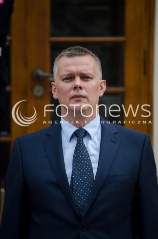  19.09.2014 WARSZAWA SPOTKANIE MINISTRA OBRONY NARODOWEJ POLSKI TOMASZA SIEMONIAKA Z MINISTREM OBRONY UKRAINY GENERALEM VALERIYEM HELETEYEM N/Z MINISTER OBRONY NARODOWEJ RP TOMASZ SIEMONIAK  