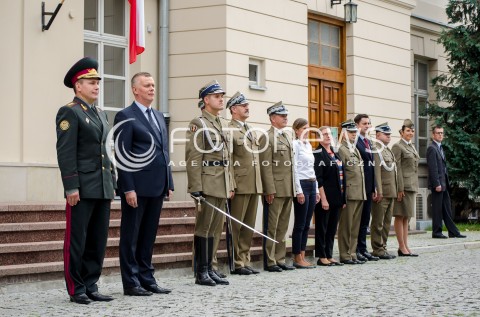  19.09.2014 WARSZAWA SPOTKANIE MINISTRA OBRONY NARODOWEJ POLSKI TOMASZA SIEMONIAKA Z MINISTREM OBRONY UKRAINY GENERALEM VALERIYEM HELETEYEM N/Z MINISTER OBRONY NARODOWEJ RP TOMASZ SIEMONIAK MINISTER OBRONY UKRAINY VALERIY HELETEY  