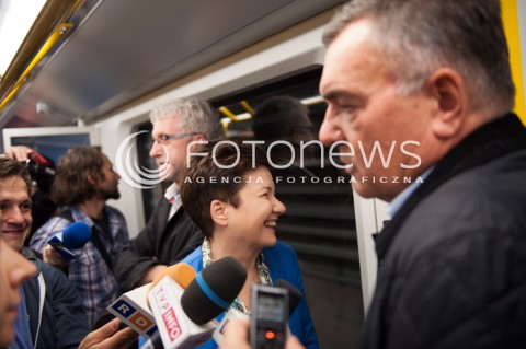  28.09.2014 WARSZAWA<br />PRZEJAZD POCIAGIEM INSPIRO TRASA CENTRALNEGO ODCINKA II LINII METRA<br />N/Z JACEK WOJCIECHOWICZ HANNA GRONKIEWICZ WALTZ PREZES METRA WARSZAWSKIEGO JERZY LEJK<br /> 