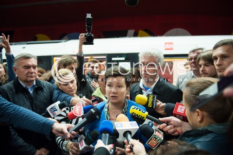  28.09.2014 WARSZAWA<br />PRZEJAZD POCIAGIEM INSPIRO TRASA CENTRALNEGO ODCINKA II LINII METRA<br />N/Z HANNA GRONKIEWICZ WALTZ JACEK WOJCIECHOWICZ<br /> 