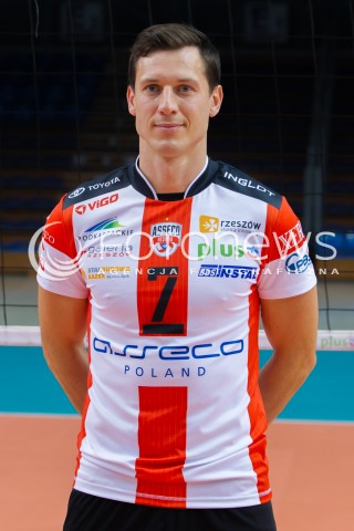  29.09.2014 RZESZOW <br />SESJA ZDJECIOWA SIATKARZY ASSECO RESOVIA<br />N/Z OLIEG ACHREM<br /> 
