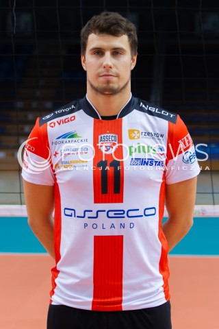  29.09.2014 RZESZOW <br />SESJA ZDJECIOWA SIATKARZY ASSECO RESOVIA<br />N/Z FABIAN DRZYZGA<br /> 