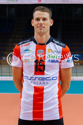  29.09.2014 RZESZOW <br />SESJA ZDJECIOWA SIATKARZY ASSECO RESOVIA<br />N/Z RUSSELL HOLMES<br /> 