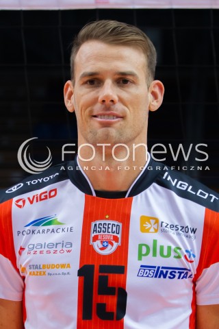  29.09.2014 RZESZOW <br />SESJA ZDJECIOWA SIATKARZY ASSECO RESOVIA<br />N/Z RUSSELL HOLMES<br /> 