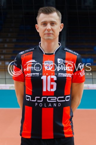 29.09.2014 RZESZOW <br />SESJA ZDJECIOWA SIATKARZY ASSECO RESOVIA<br />N/Z KRZYSZTOF IGNACZAK<br /> 