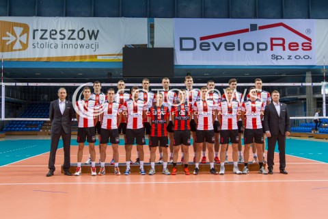  29.09.2014 RZESZOW <br />SESJA ZDJECIOWA SIATKARZY ASSECO RESOVIA<br />N/Z ZDJECIE GRUPOWE<br />NIKOLAY PENCHEV RAFAL BUSZEK MARCO IVOVIC PAUL LOTMAN FABIAN DRZYZGA RUSSELL HOLMES MICHAL ZUREK LUKASZ PERLOWSKI KRZYSZTOF IGNACZAK PIOTR NOWAKOWSKI LUKAS TICHACEK DAWID KONARSKI MICHAL KOZLOWSKI DAWID DRYJA OLIEG ACHREM JOCHEN SCHOPS ANDRZEJ KOWAL MARCIN OGONOWSKI<br /> 