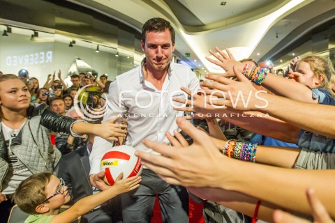  01.10.2014 RZESZOW <br />PREZENTACJA SIATKARZY ASSECO RESOVIA W GALERII RZESZOW<br />N/Z OLIEG ACHREM<br /> 