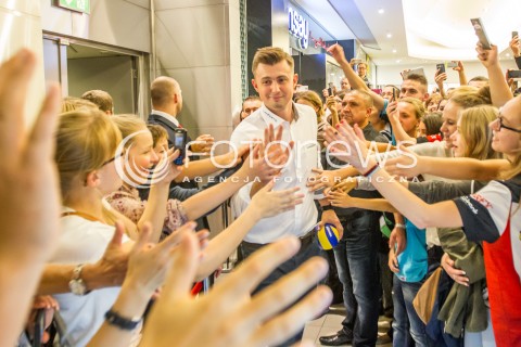  01.10.2014 RZESZOW <br />PREZENTACJA SIATKARZY ASSECO RESOVIA W GALERII RZESZOW<br />N/Z KRZYSZTOF IGNACZAK<br /> 