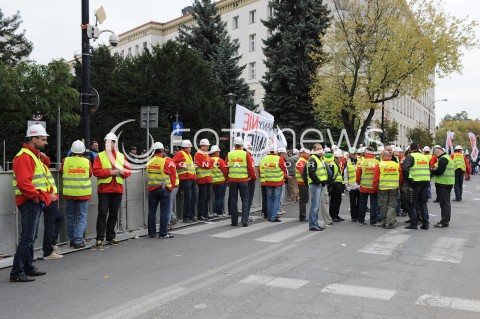  01.10.2014 WARSZAWA SEJM RP<br />STRAJK GORNIKOW POD SEJMEM<br />N/Z STRAJKUJACY GORNICY<br /> 