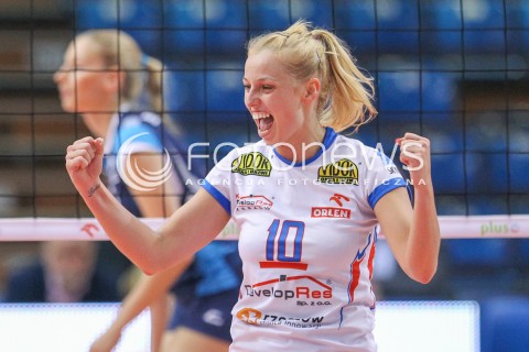  03.10.2014 RZESZOW<br />SIATKOWKA ORLEN LIGA 2014/2015 WOMEN VOLLEYBALL POLAND POLISH ORLENLIGA LEAGUE SEASON 2014/2015<br />MECZ DEVELOPRES SKYRES RZESZOW - CHEMIK POLICE<br />N/Z KAROLINA FILIPOWICZ RADOSC EMOCJE SYLWETKA <br /> 