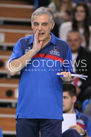  03.10.2014 RZESZOW<br />SIATKOWKA ORLEN LIGA 2014/2015 WOMEN VOLLEYBALL POLAND POLISH ORLENLIGA LEAGUE SEASON 2014/2015<br />MECZ DEVELOPRES SKYRES RZESZOW - CHEMIK POLICE<br />N/Z GIUSEPPE CUCCARINI HEAD COACH ( TRENER ) SYLWETKA <br /> 