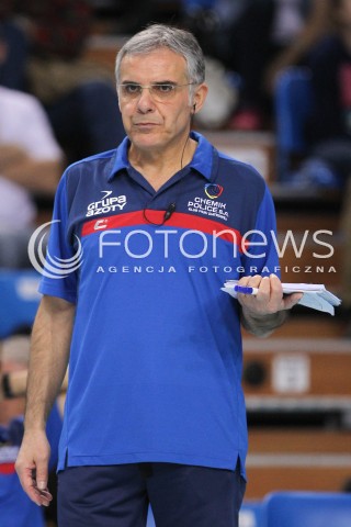  03.10.2014 RZESZOW<br />SIATKOWKA ORLEN LIGA 2014/2015 WOMEN VOLLEYBALL POLAND POLISH ORLENLIGA LEAGUE SEASON 2014/2015<br />MECZ DEVELOPRES SKYRES RZESZOW - CHEMIK POLICE<br />N/Z GIUSEPPE CUCCARINI HEAD COACH ( TRENER ) SYLWETKA <br /> 